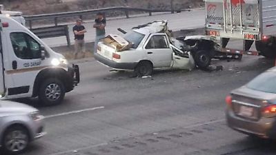 Conductor queda prensado durante un accidente vial en la México-Querétaro