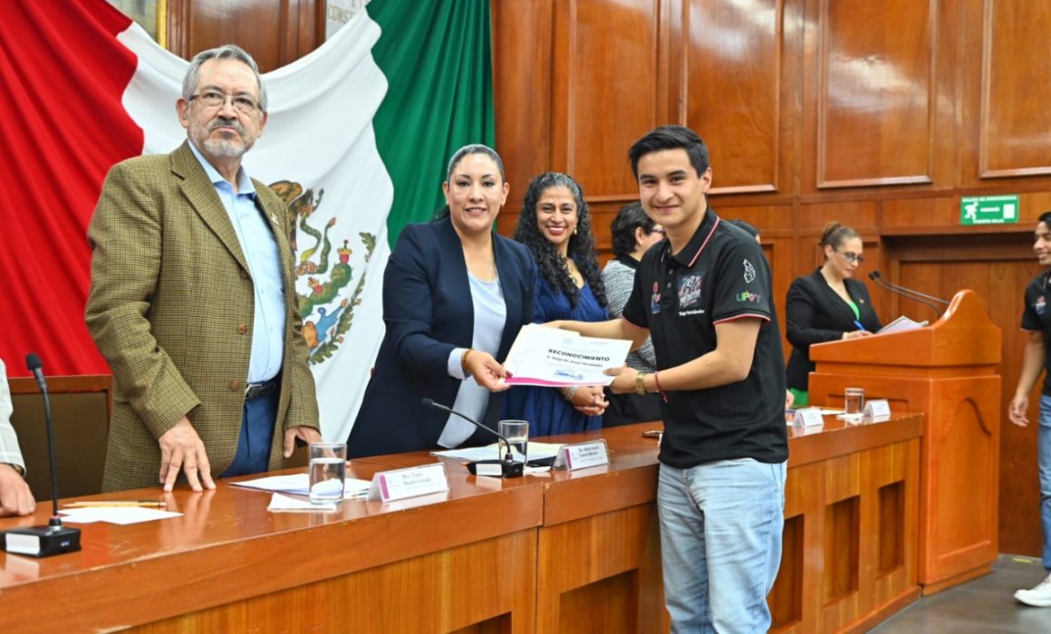 Congreso del Estado otorga reconocimientos a estudiantes y docentes de la UPVT por proyectos en ingeniería automotriz