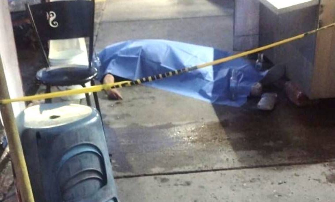 Conmoción en Tecámac tras fallecimiento por infarto de hombre que comía tacos en plena calle