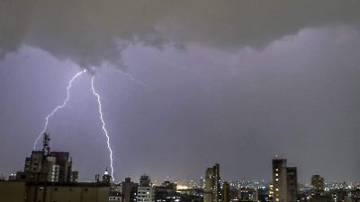 Consejos clave para protegerse durante una tormenta eléctrica en el Valle de Toluca