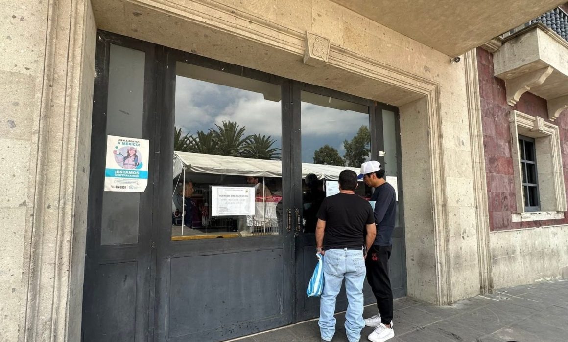 Controversia en Ixtapaluca por cierre de oficinas en el aniversario de Tlatelolco