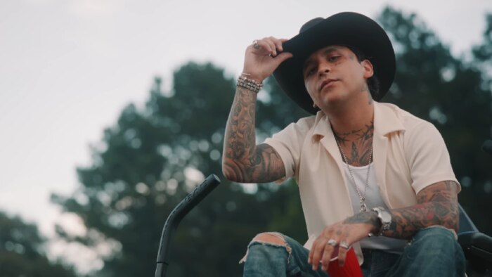 ¿Coqueteo o simple gesto? La polémica en torno a Christian Nodal y una fan en Sonora