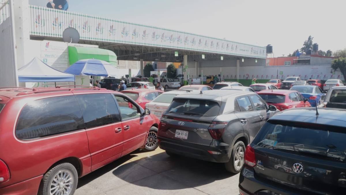 ¡Crisis en los verificentros del Valle de Toluca por fin de condonaciones! La carrera por ponerse al día antes del Hoy No Circula