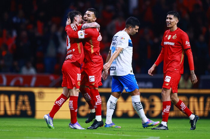 Cruz Azul mantiene invicto, Toluca desplaza a Rayados y Chivas se acerca a la liguilla en la Liga MX