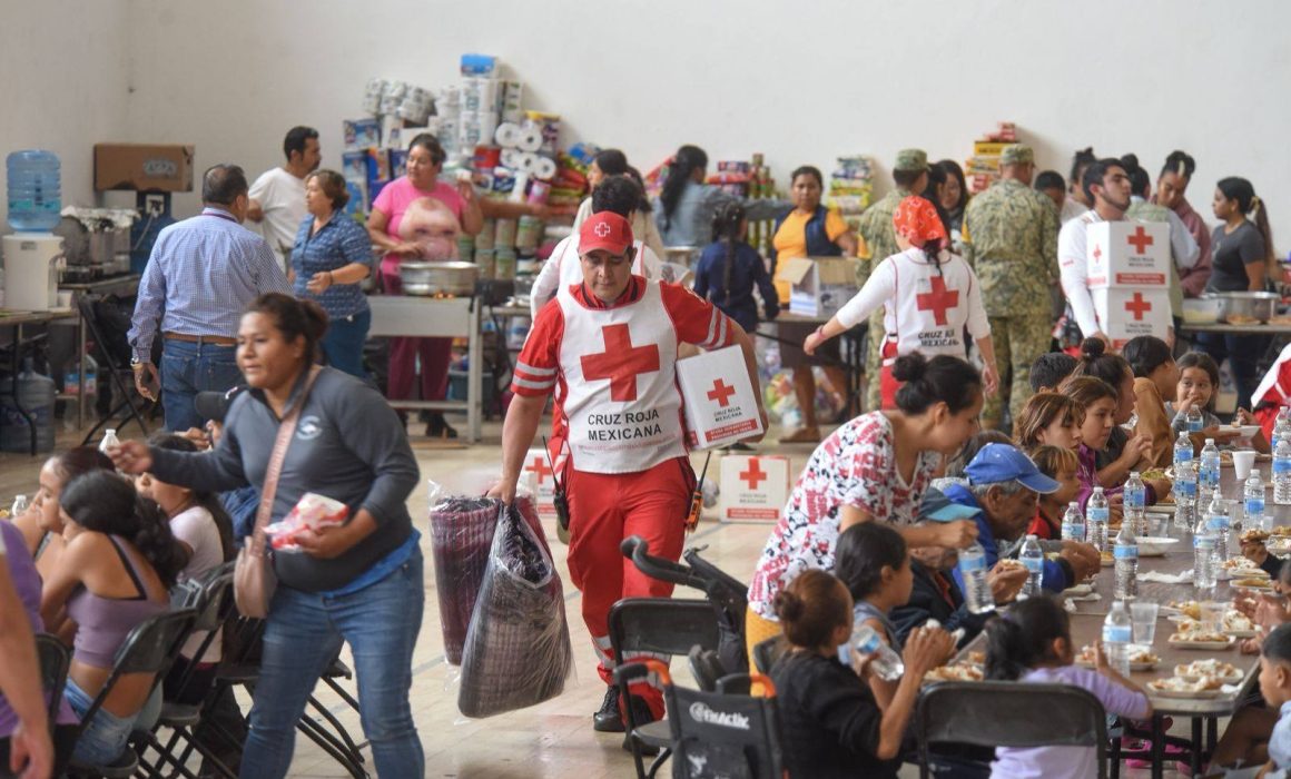 Cruz Roja brinda ayuda urgente a habitantes afectados por inundaciones en Santo Tomás