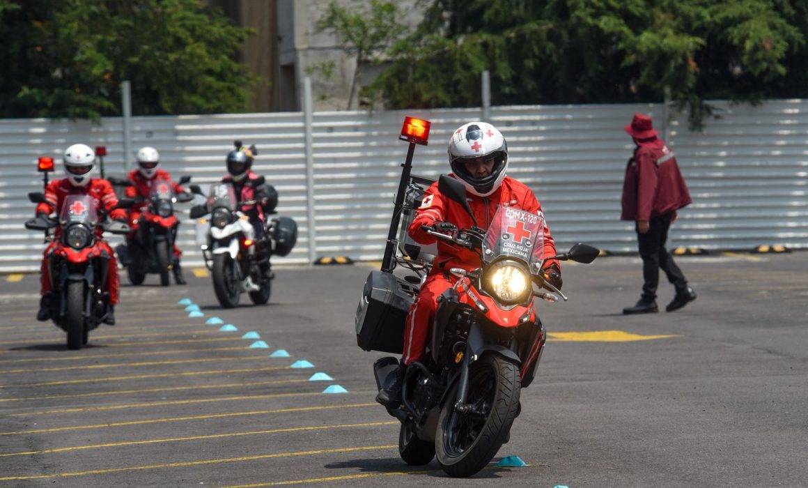 Cruz Roja capacita a motociclistas en Huixquilucan para manejo responsable y prevención de accidentes