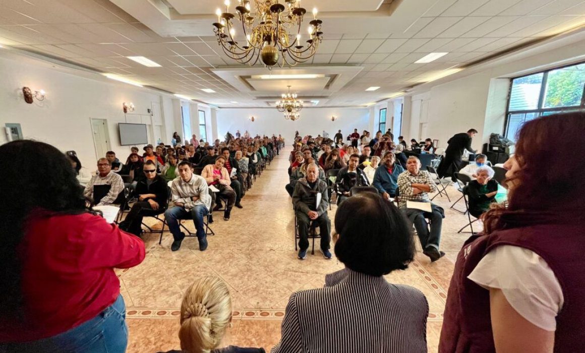 Cuautitlán Izcalli lidera jornada de entrega de auxiliares auditivos para adultos mayores en Edomex