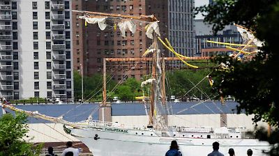 Daños millonarios y víctimas tras colisión del Buque Cuauhtémoc con el Puente de Brooklyn