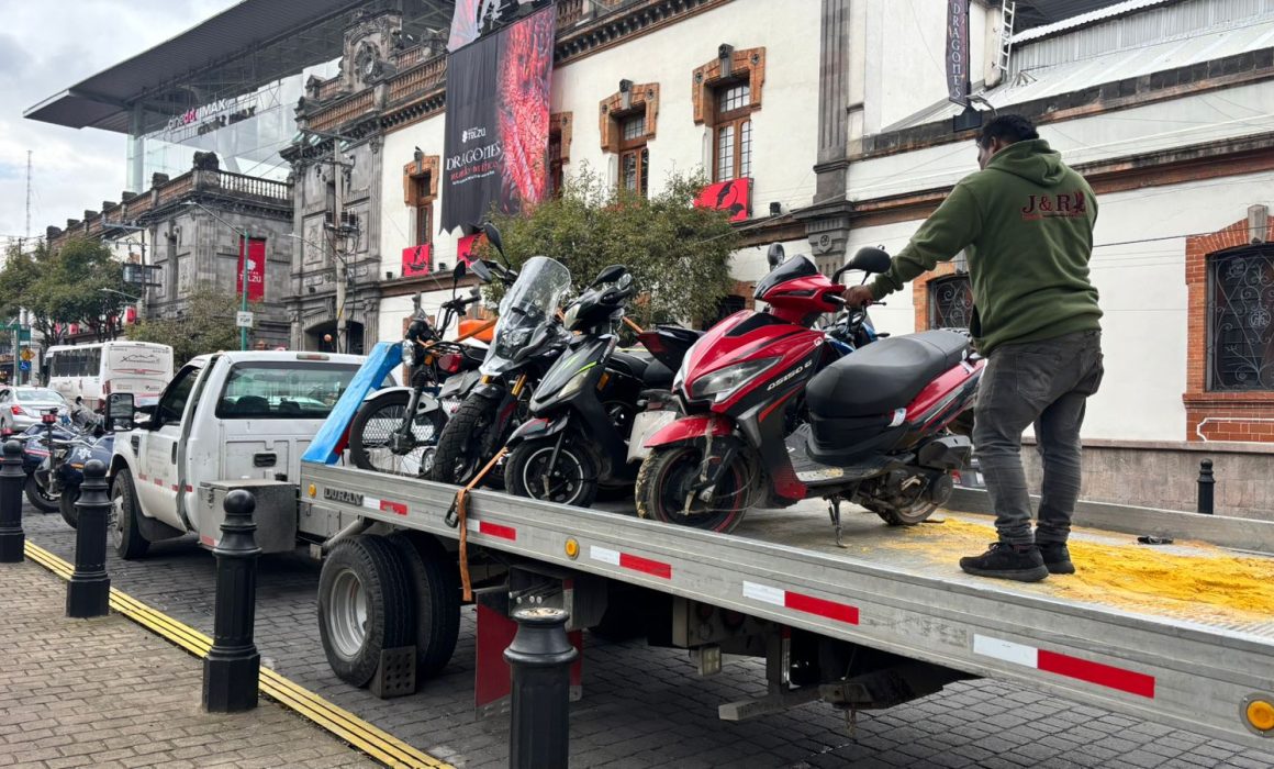 Decomisan 87 motocicletas sin placas en Toluca durante operativo de seguridad