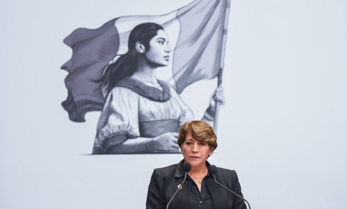 Delfina Gómez celebra 50 años de historia de la Escuela Normal de Texcoco, cuna de su formación