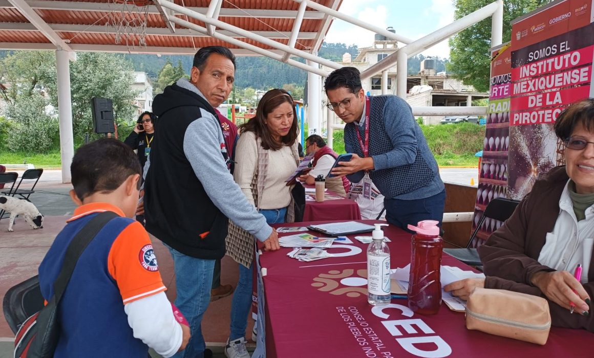 Delfina Gómez lleva servicios de salud y programas sociales a comunidades indígenas del Estado de México