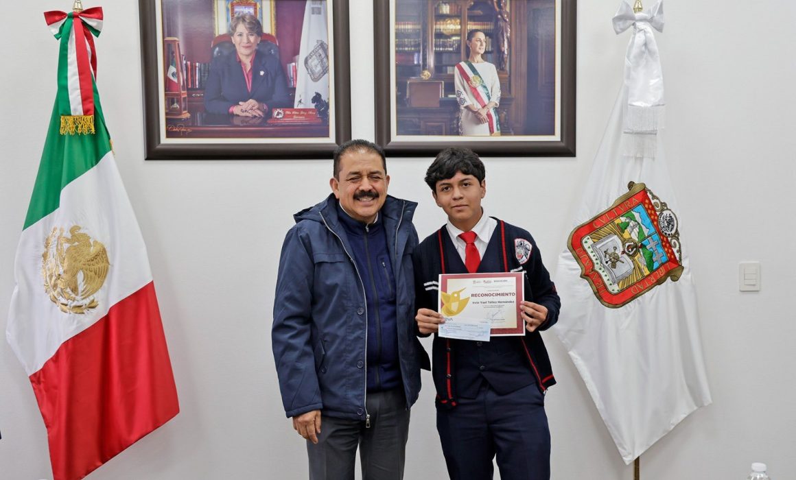 Delfina Gómez otorga becas al extranjero a 38 jóvenes mexiquenses para competencias internacionales