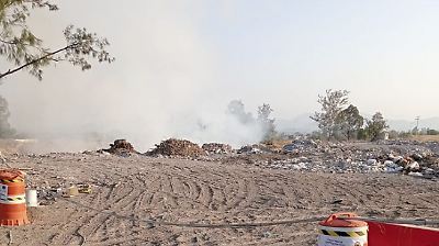 Denuncian pobladores de Texcoco riesgo de intoxicación por quemas clandestinas en una mina