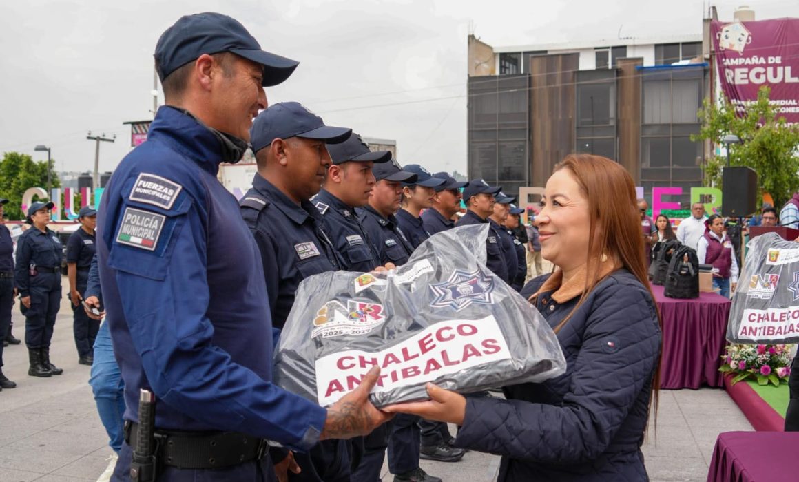Denuncian que la entrega de chalecos antibalas en Nicolás Romero fue solo simbólica