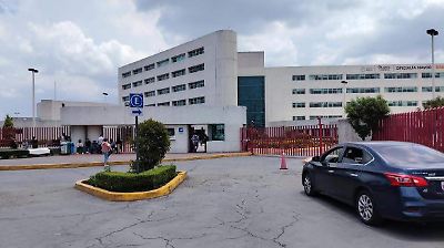 Derechohabientes denuncian multas injustificadas y falta de estacionamiento en Centro Médico ISSEMyM de Metepec