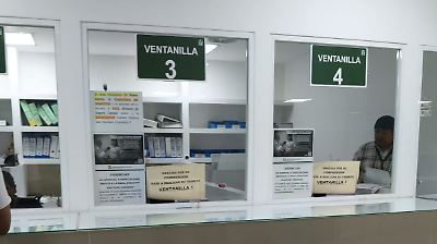 Derechohabientes en Toluca enfrentan largas filas, mala atención y deficiencias en el IMSS