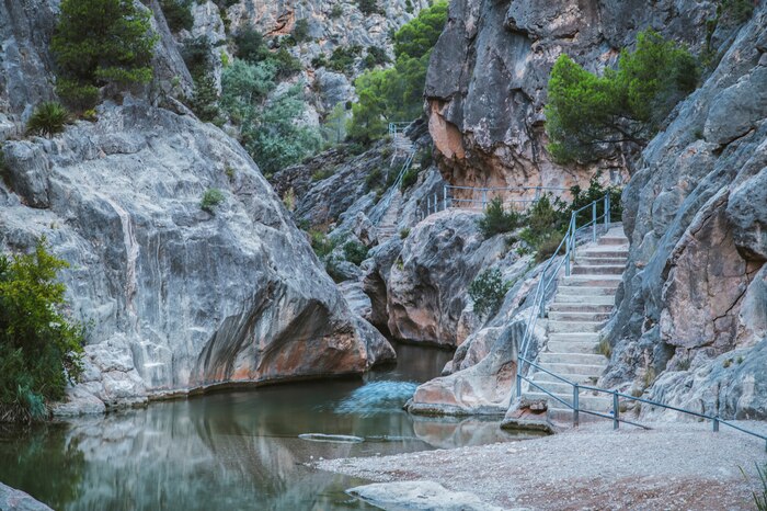 Descubre las piscinas termales gratuitas en España para disfrutar este otoño