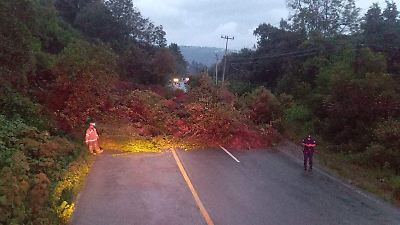 Deslave cierra la carretera Toluca-Tenancingo en La Mesita, opções para conducir con precaución