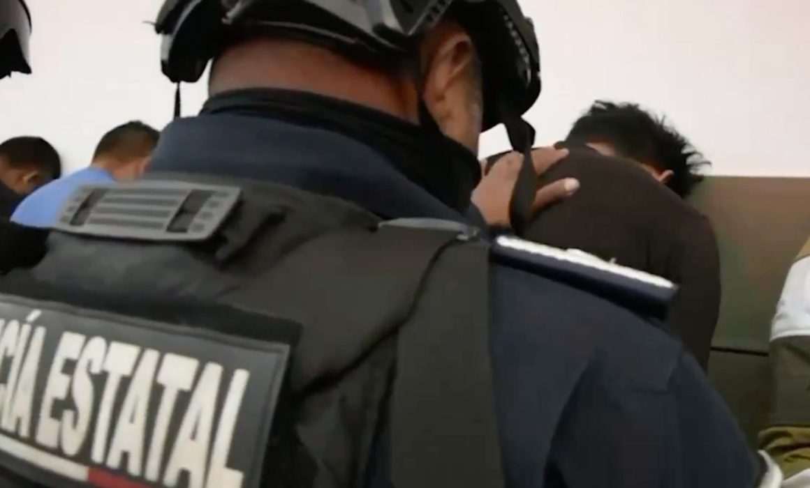 Desmantelan célula criminal en Villa de Allende; arrestan a 10 personas y aseguran armamento y vehículos