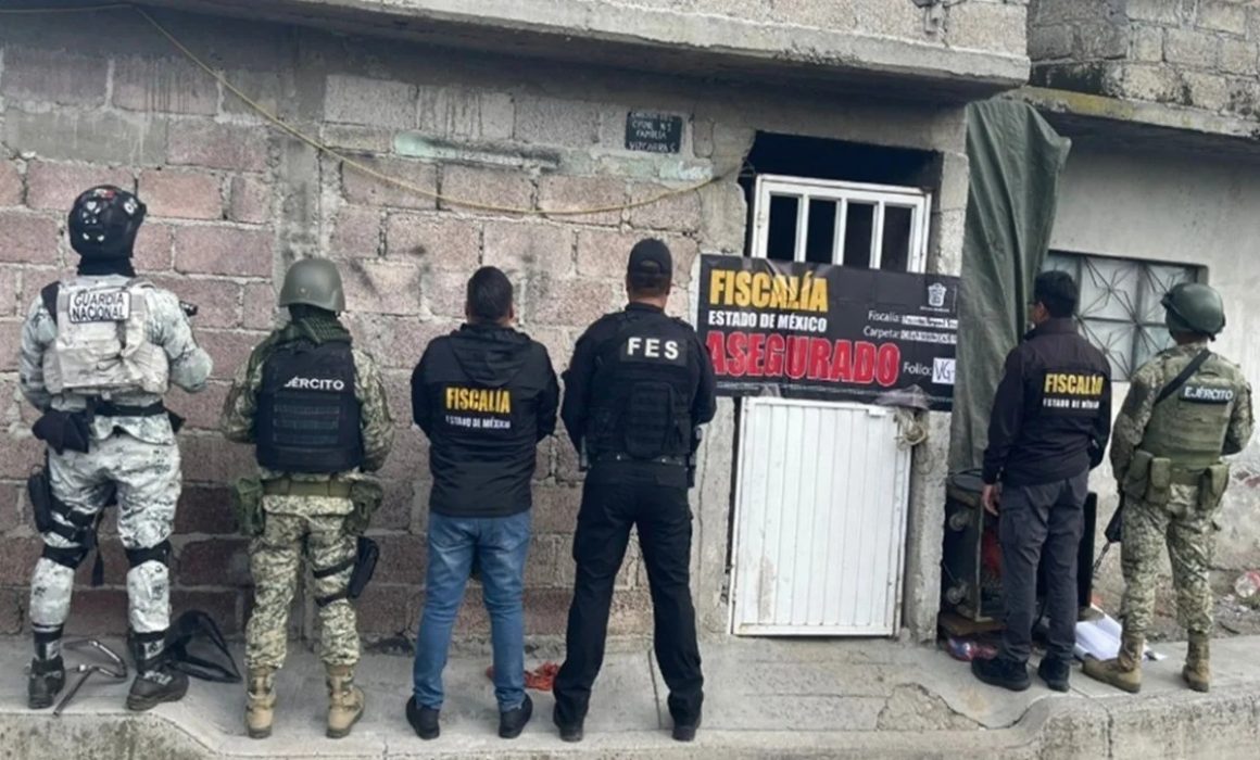 Desmantelan punto de venta de drogas en Temascalapa; aseguran inmueble con armamento y sustancias ilícitas