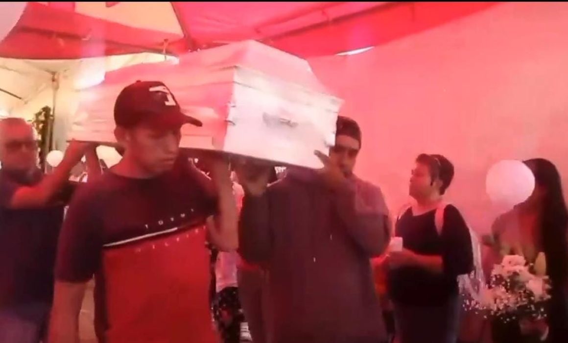 Despiden en Los Reyes La Paz al pequeño Fernandito en medio de reclamos de justicia