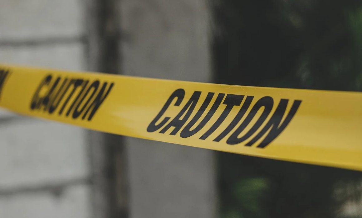 Desprende una barda por lluvias en Ecatepec; no hay lesionados pero sí daños materiales