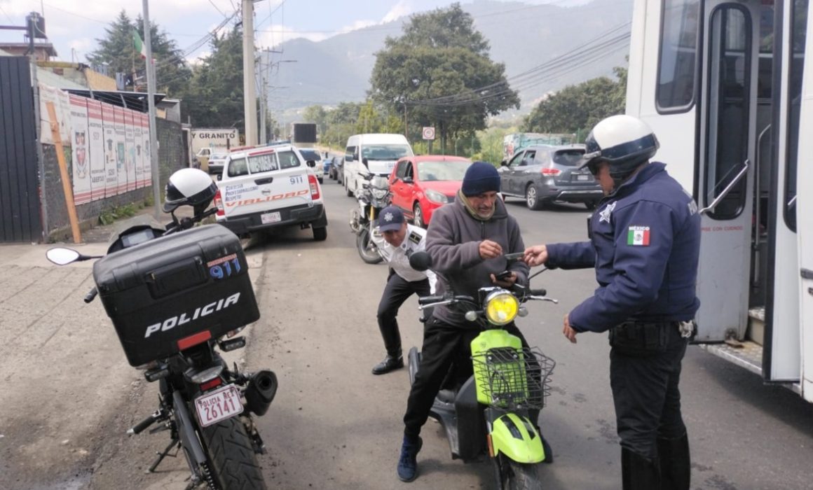 Detienen a 5 presuntos delincuentes con estupefacientes en Huixquilucan