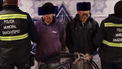 Detienen a dos hombres por robo de cable en Zinacantepec, tenían más de 10 metros en su poder