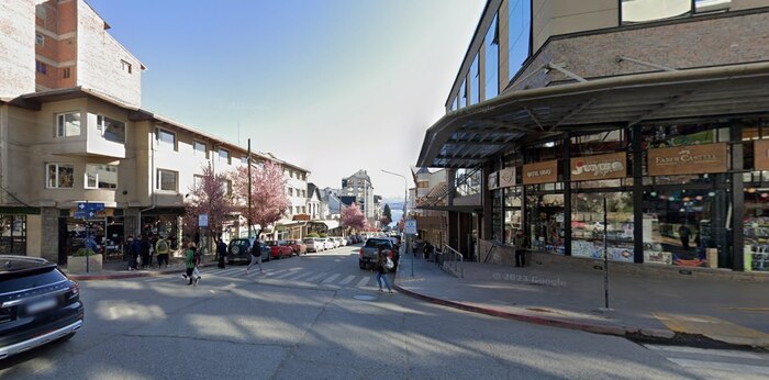 Detienen a dos jóvenes por el homicidio de un hombre apuñalado en el centro de Bariloche