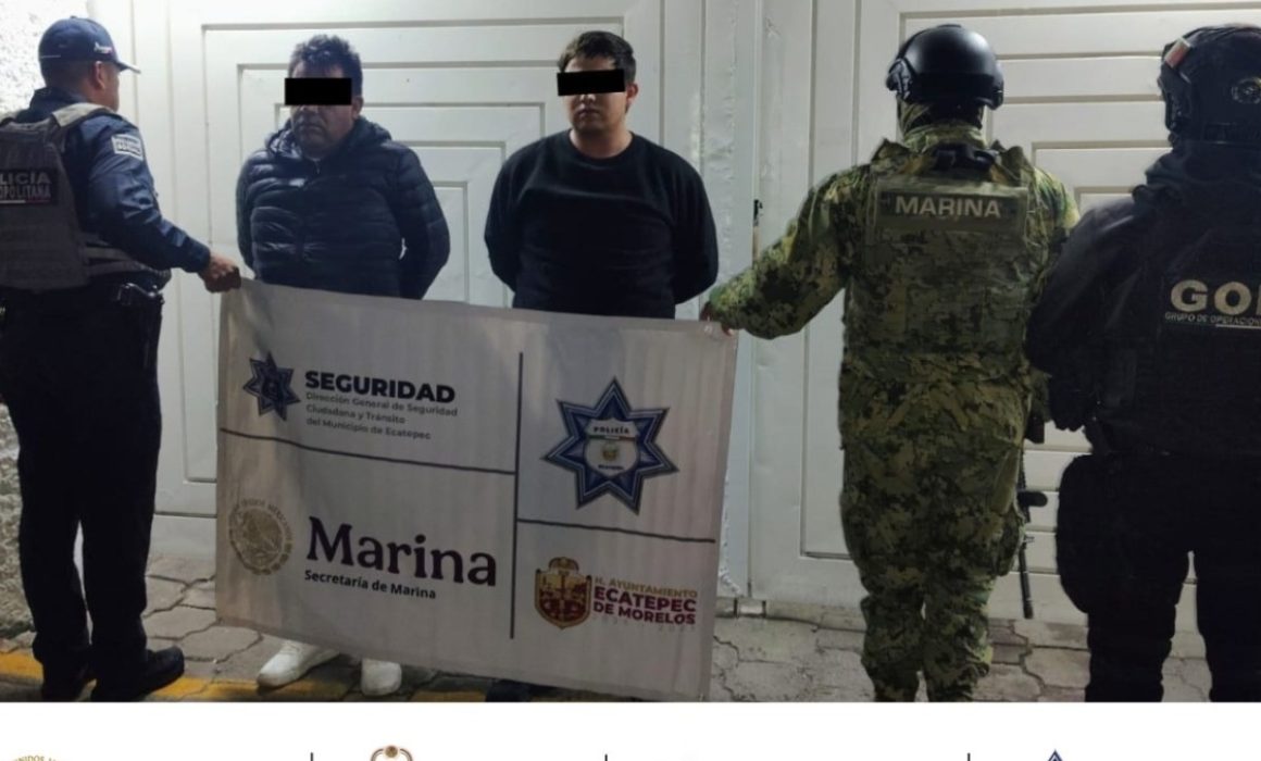 Detienen a dos miembros del grupo Los 300 por usar vehículo policiaco falso en Ecatepec