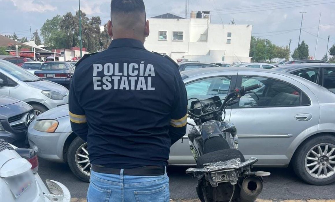 Detienen a hombre con 30 bolsas de sustancia ilícita en Tultitlán
