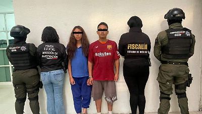 Detienen a madre y padrastro por feminicidio de niña de dos años en Chimalhuacán