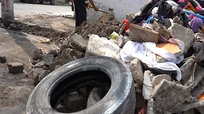 Detienen a un hombre por arrojar escombro en la calle Payatl de Chimalhuacán y clausuran obra sin permisos