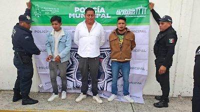 Detienen en Almoloya de Juárez a tres hombres por extorsionar a comerciantes