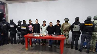 Detienen en Ecatepec a cinco supuestos miembros de La Chokiza con armas, drogas y dinero en efectivo