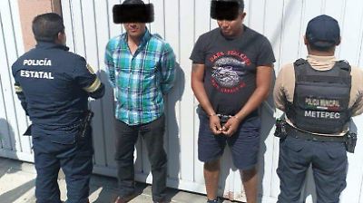 Detienen en Metepec a dos sospechosos de robo de vehículo en San Mateo Atenco