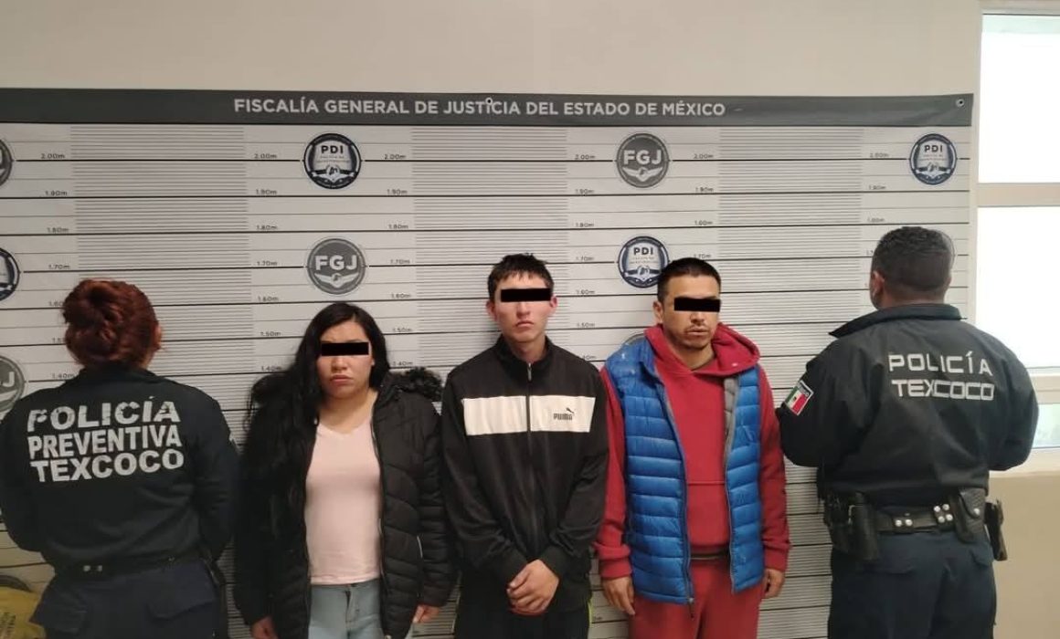 Detienen en Texcoco a tres personas por robo a casa habitación y delitos relacionados