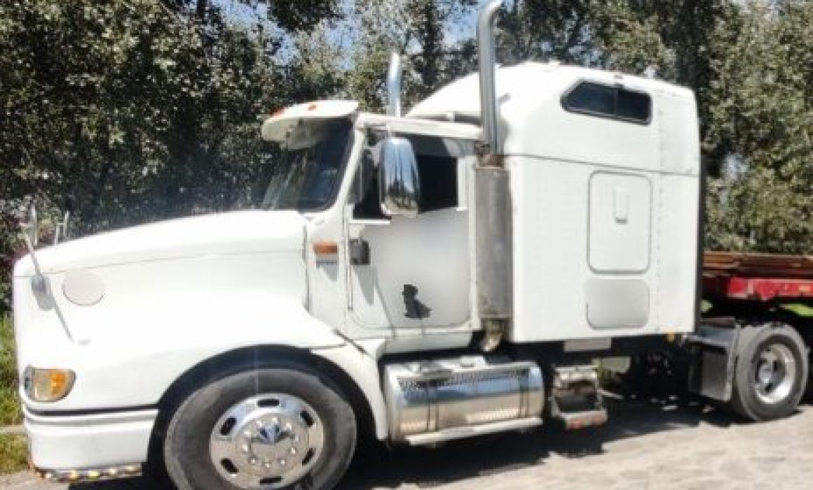 Detienen en Toluca a dos hombres por intentar robar camión con mercancía valuada en casi un millón de pesos