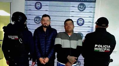 Detienen en Valle de Chalco a pareja vinculada con robos en barberías y ataques con violencia