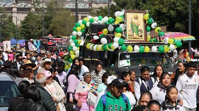 Devotos de San Cristóbal Huichochitlán dan inicio a sus festejos patronales con procesión y tradición