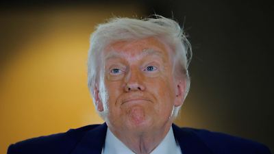 Dimite presidenta de cadena CBS News en medio de tensiones con Donald Trump 