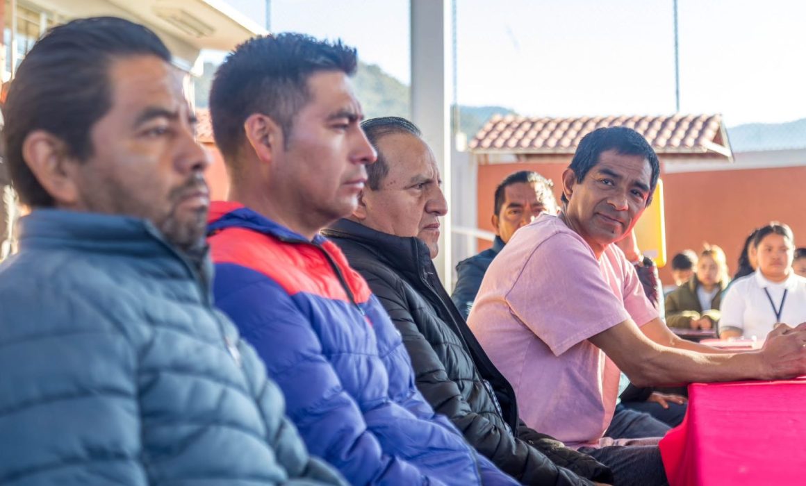 Dionicio Cerón impulsa cultura del maratón en escuela de Tianguistenco