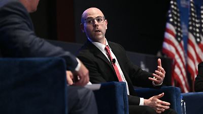 Donald Trump nombra a Stephen Miran en la Junta de la Reserva Federal en medio de tensiones con Jerome Powell