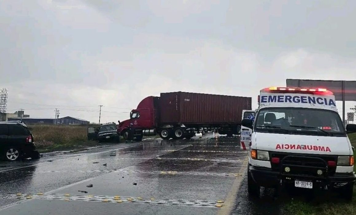 Dos accidentes en carreteras de Atlacomulco generan congestión y dejan heridos leves