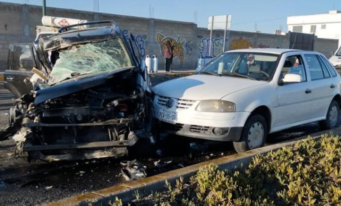 Dos accidentes en la Toluca-Naucalpan provocan caos vial y daños materiales