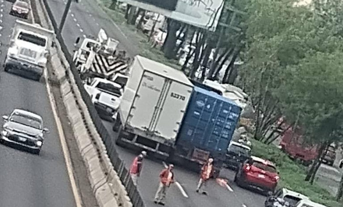 Dos accidentes viales en Cuautitlán Izcalli dejan daños materiales pero sin heridos