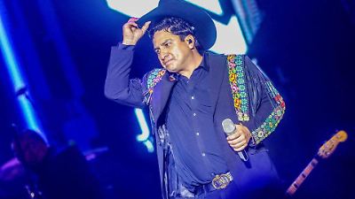 EU le retira la visa a Julión Álvarez; tuvo que posponer un concierto en Texas que se había agotado