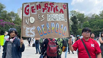 EU recomienda a migrantes mexicanos autodeportarse para participar en marcha contra gentrificación en CDMX