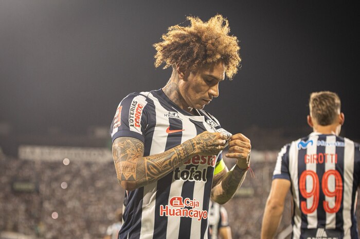 Eddie Fleischman cuestiona el liderazgo de Paolo Guerrero en Alianza Lima tras temporada adversa