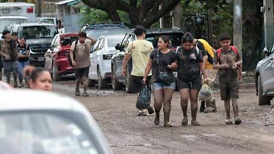 Edomex abre centros de acopio en Toluca, Naucalpan y Valle de Chalco para apoyar a damnificados por inundaciones